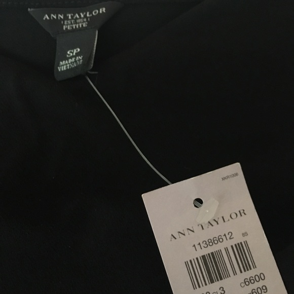 ANN TAYLOR PETITE DRAPED SHALLOW V-NECK TOP - Picture 2 of 7